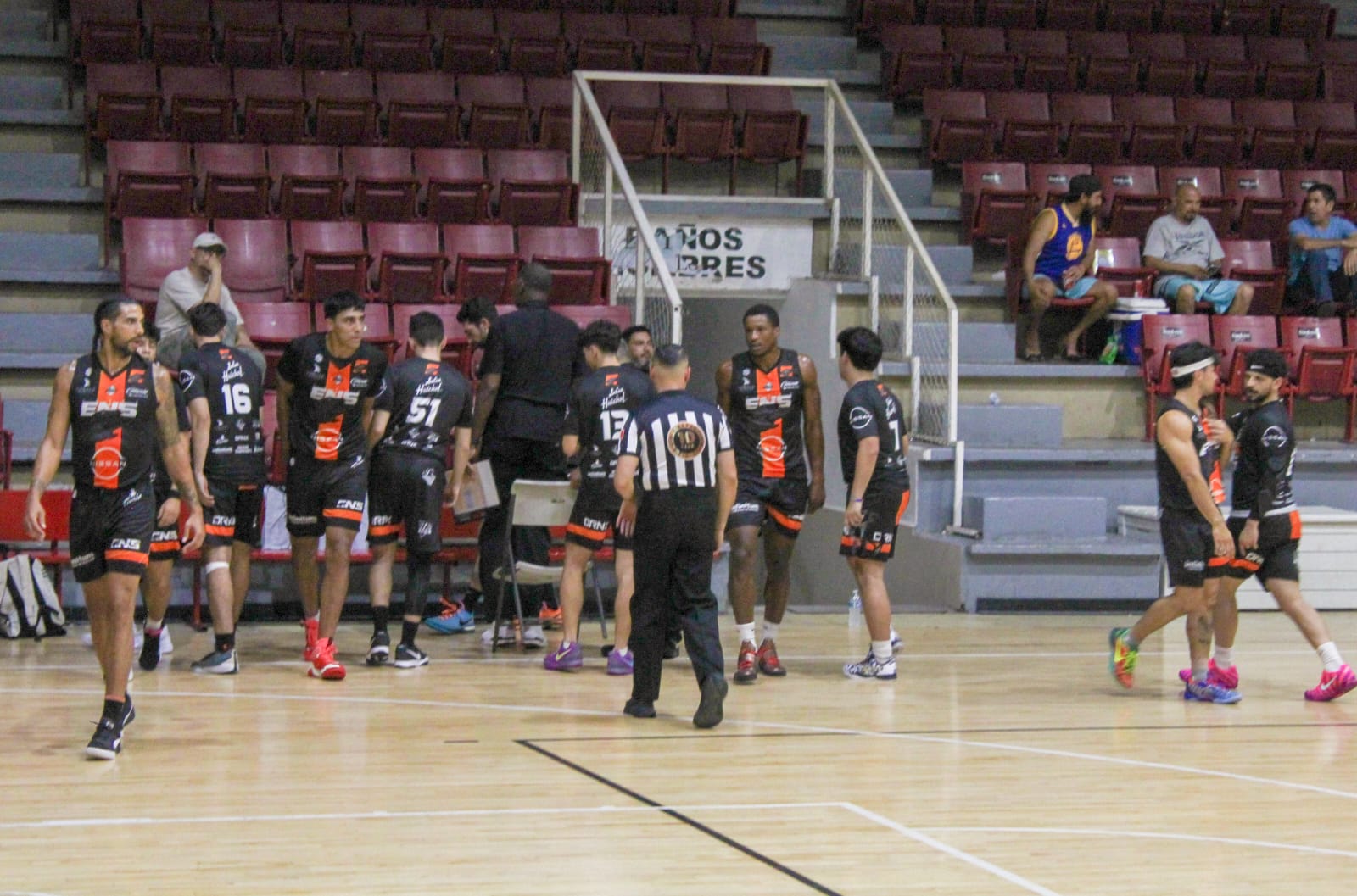 Fuerte comienzo de Ensenada Lobos en liga CIBAPAC