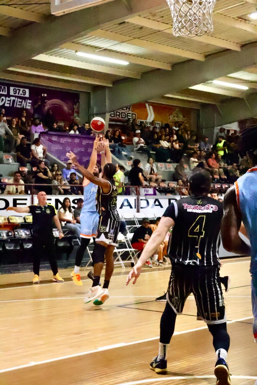 Lobos de Ensenada imponen su ley ante Gorilas de Tecate en Óscar “Tigre” García